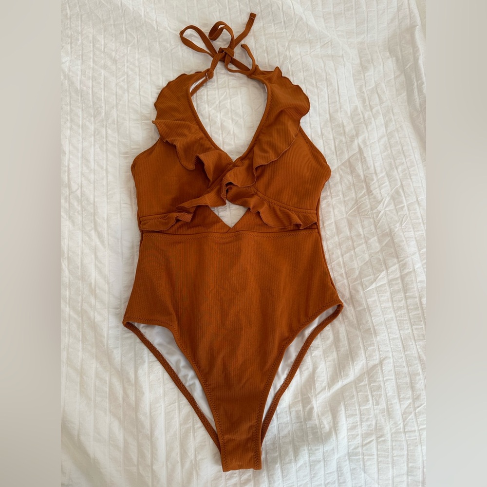 Cupshe one piece ruffle swimsuit size Small